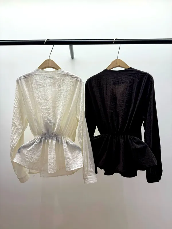 Lightweight Breathable Women's Top with Elegant Waist Design