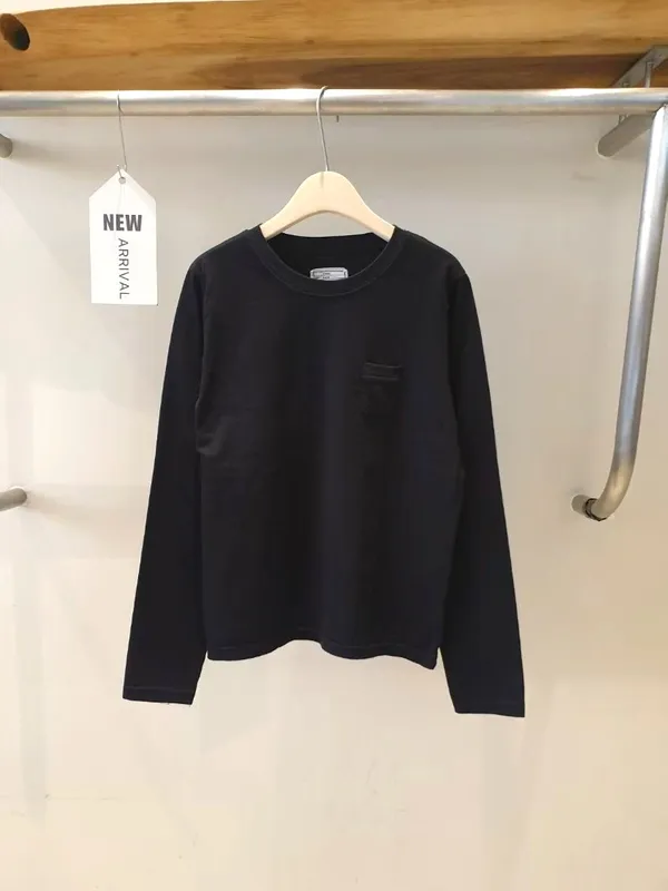 Stylish and Minimalist Women's Sweater - Comfortable and Versatile