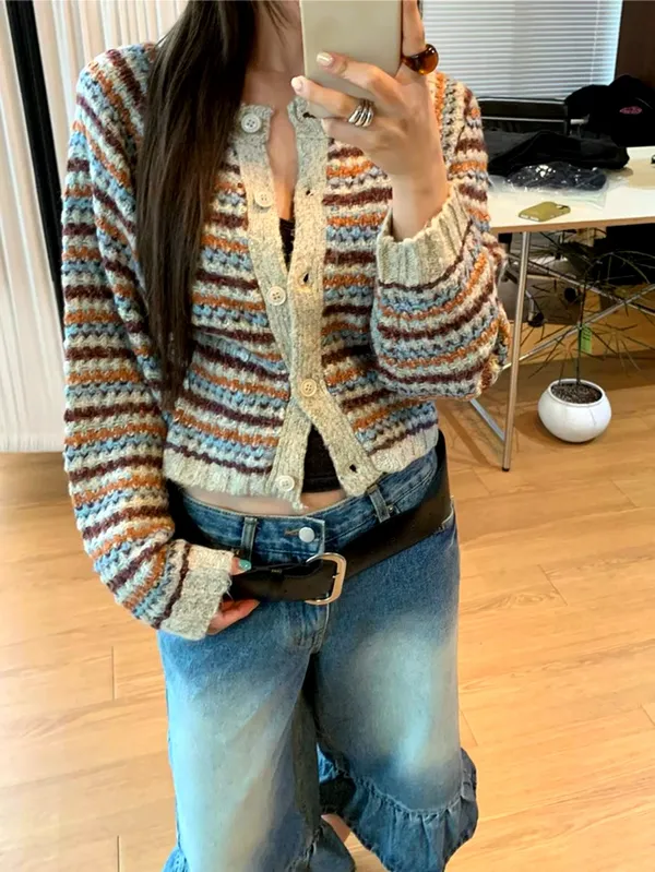 Stylish Striped Cardigan for Women - Comfortable and Versatile for Fall and Winter