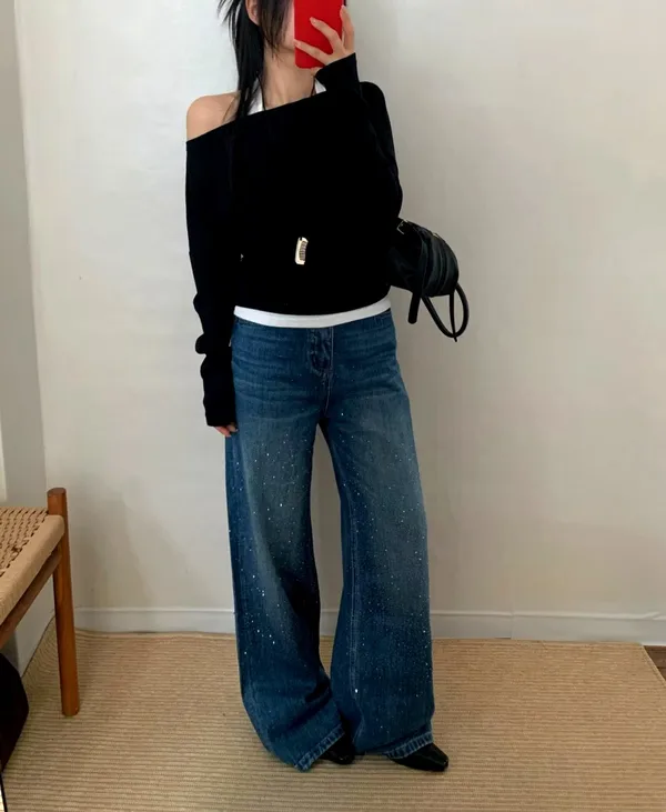 Stylish Loose Black Women's Top - Comfortable and Versatile