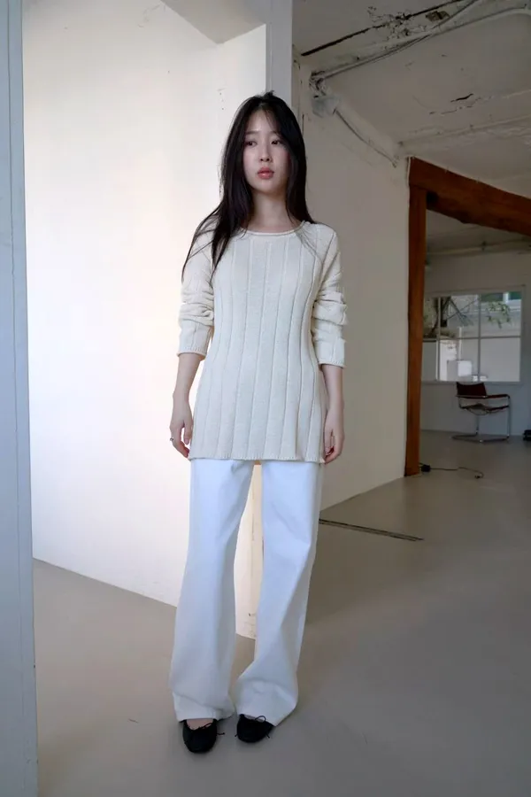 Minimalist Knitted Women's Top - Comfortable and Versatile