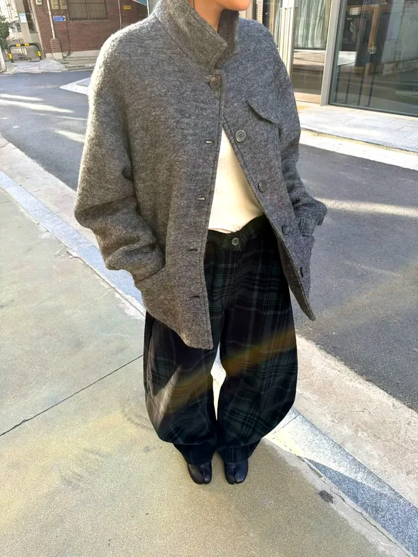 Stylish Women's Jacket - Comfortable and Warm in Classic Gray