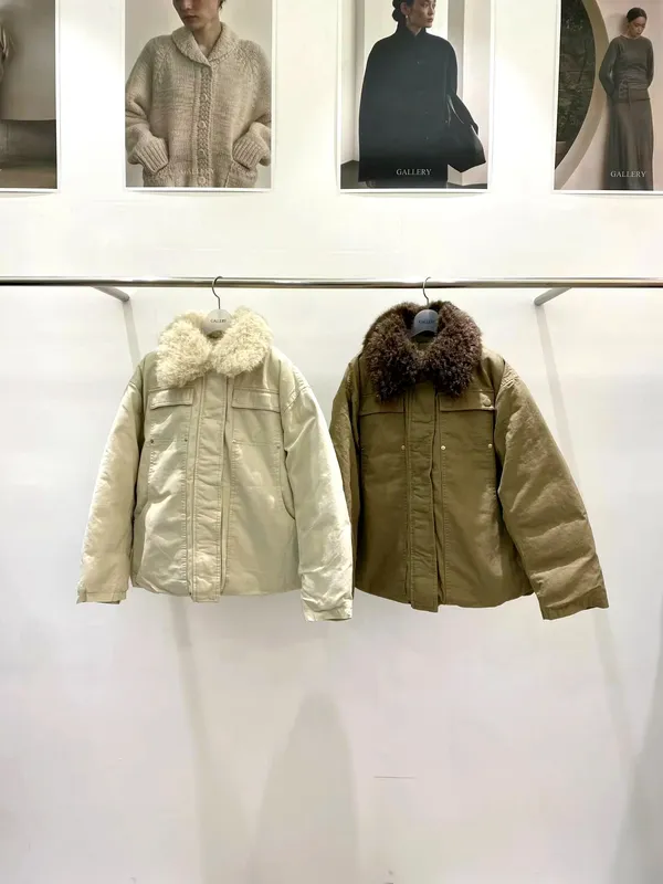Fashionable Warm Women's Coat with Fur Collar - A Must-Have for Autumn and Winter