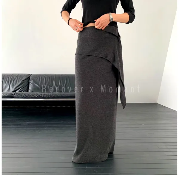 Stylish and Minimalist Long Dress for Women, Exuding Elegance