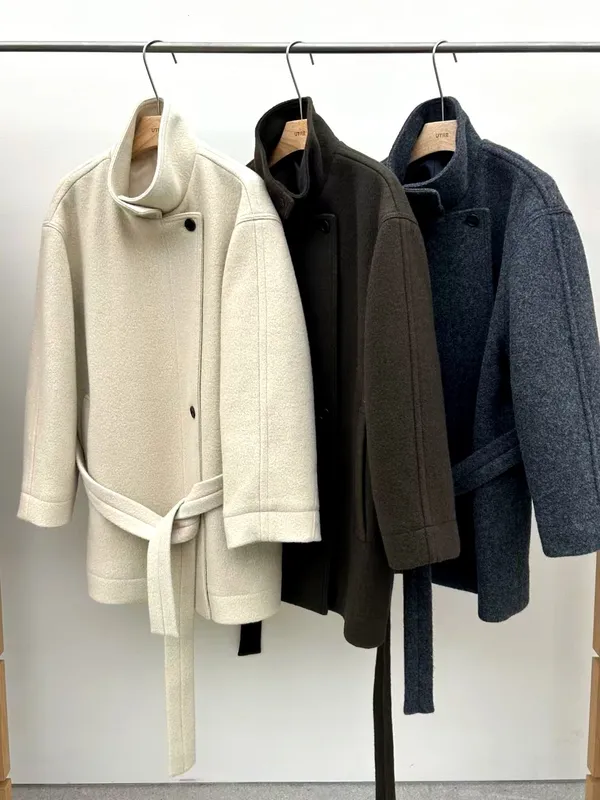 Stylish Women's Coat - Elegant and Warm for Any Occasion
