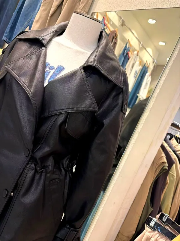 Fashion women's outerwear, warm and comfortable, perfect match.