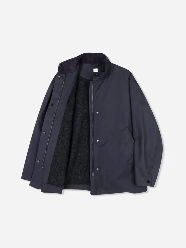 Stylish Lightweight Men's Top, Comfortable and Breathable for Spring and Autumn Wear