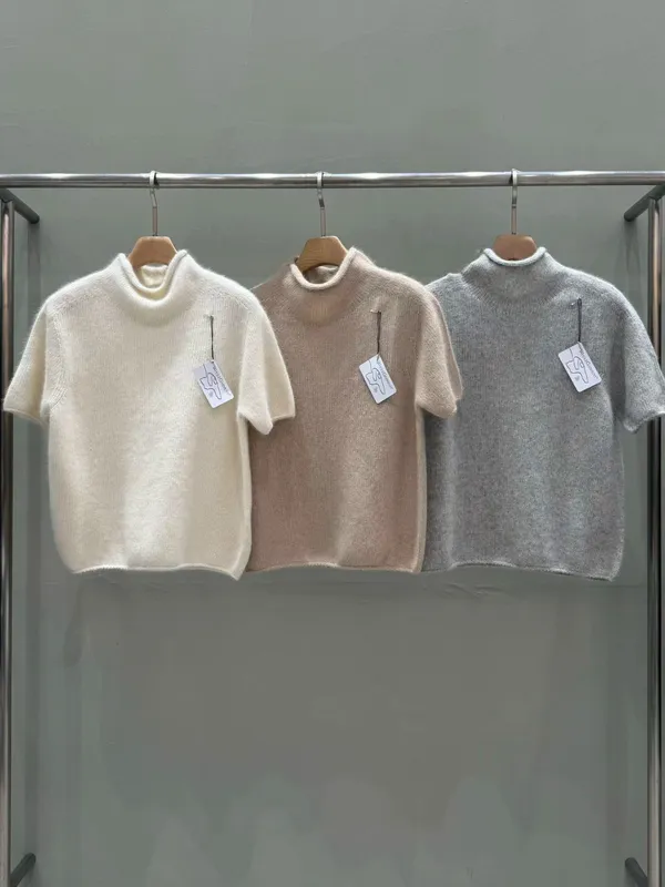 Stylish and Minimalist Knit Sweater, Comfortable and Versatile