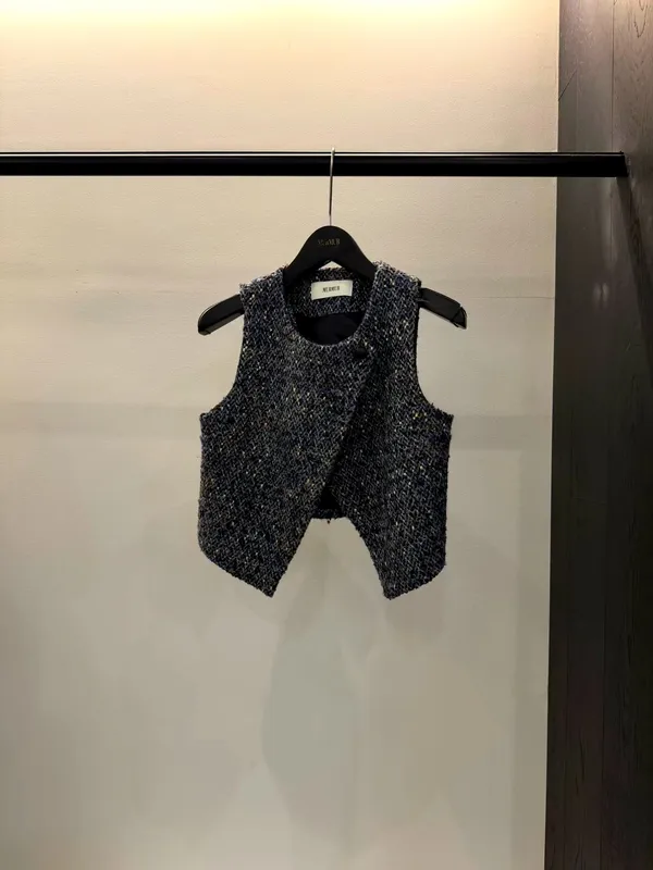 Stylish Women's Knitted Vest Jacket with Elegant Design