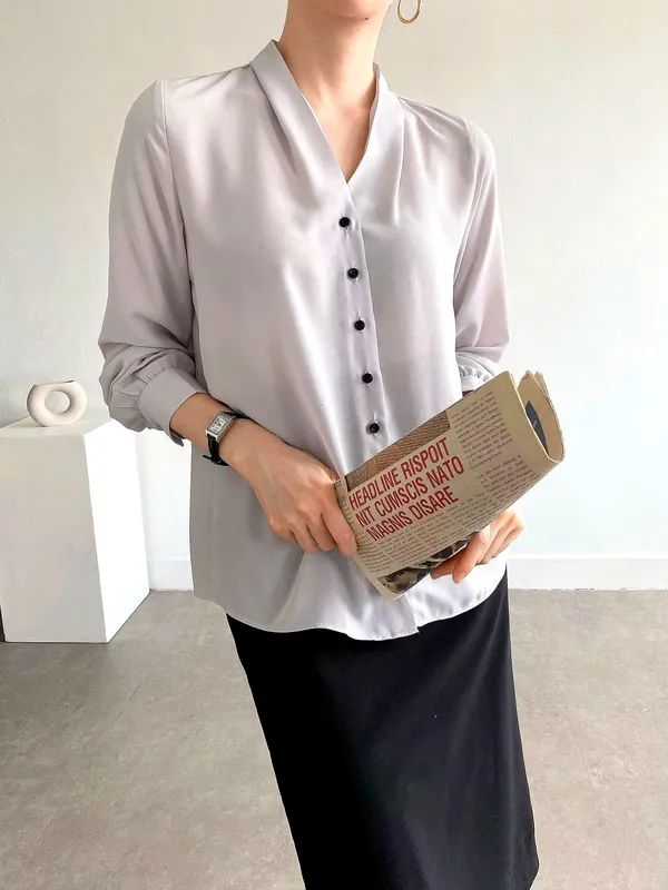 优雅简约女装上衣，轻盈透气设计