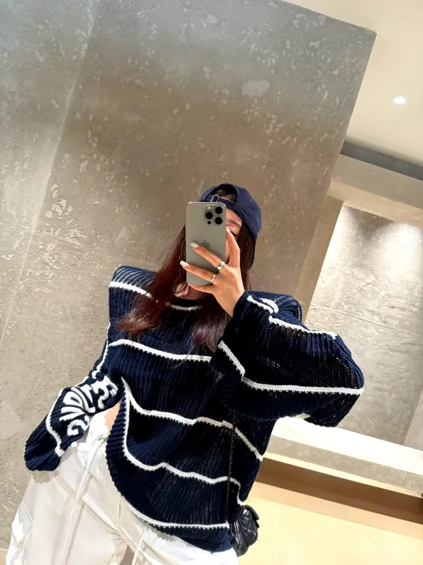 Stylish Striped Sweater - Comfortable and Versatile for Fall and Winter