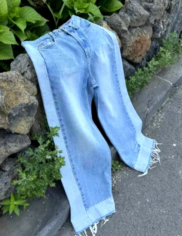 Stylish High-Waisted Jeans That Perfectly Showcase Your Leg Lines