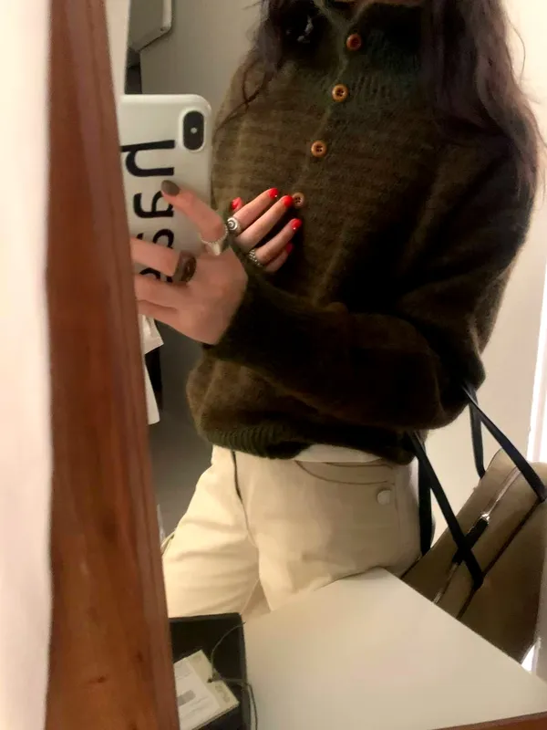 Stylish Knitted Top, Warm and Comfortable for Autumn and Winter Outfits