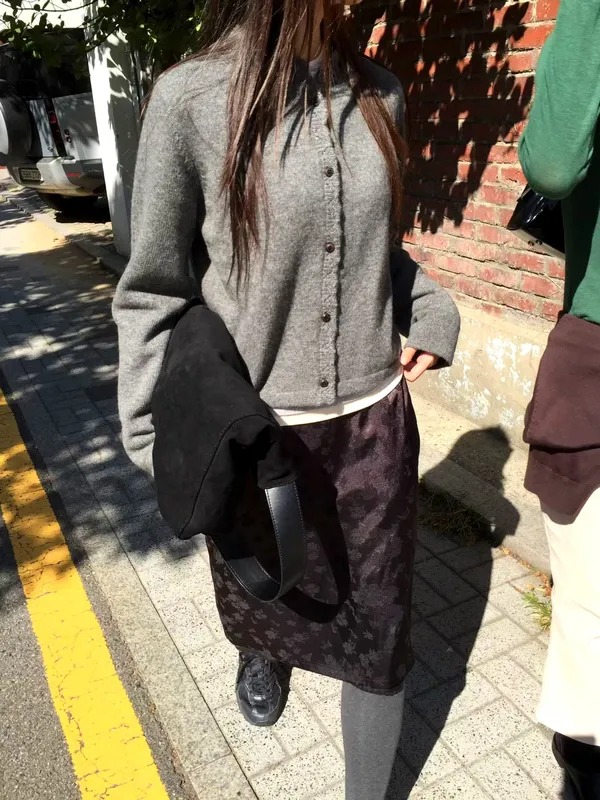 優雅氣質女裝連衣裙，輕盈舒適，完美搭配秋季外套