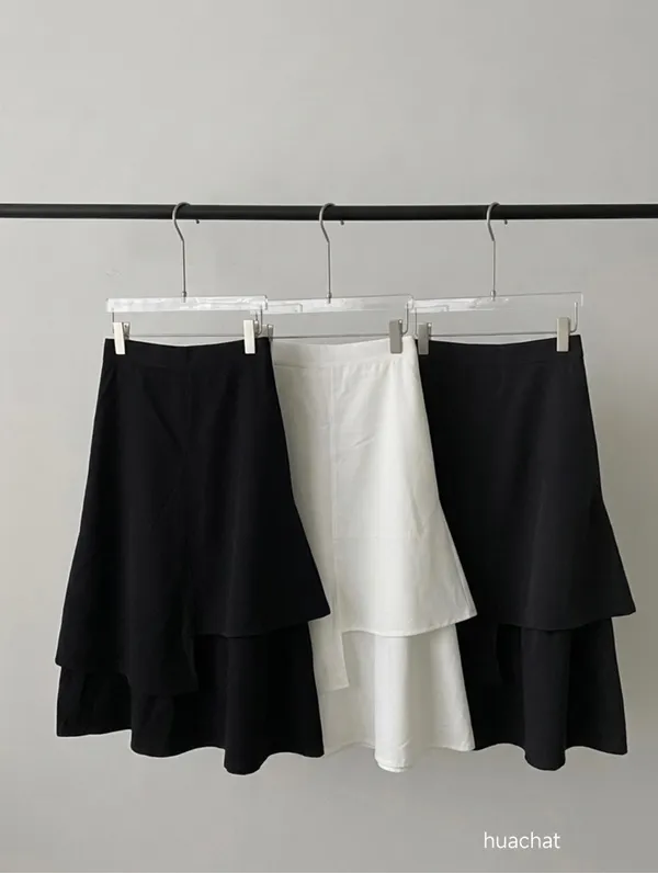 Fashionable Versatile Layered Skirt - Classic Black and White Design