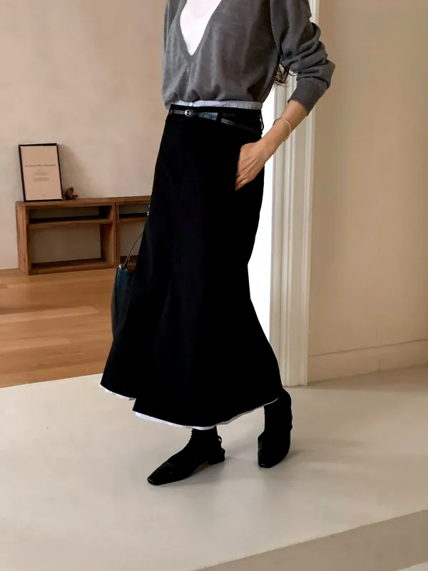 Stylish High-Waisted Split Skirt - Elegant and Versatile