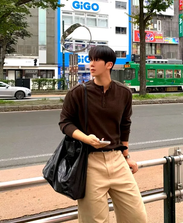 Stylish Men's Casual Top - Comfortable and Versatile