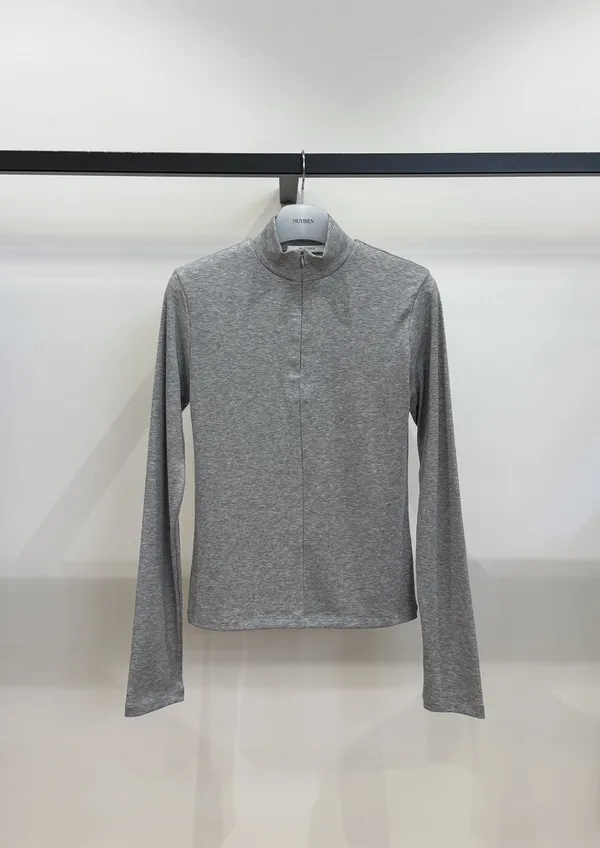 Lightweight and Comfortable Gray Long Sleeve Sports Top