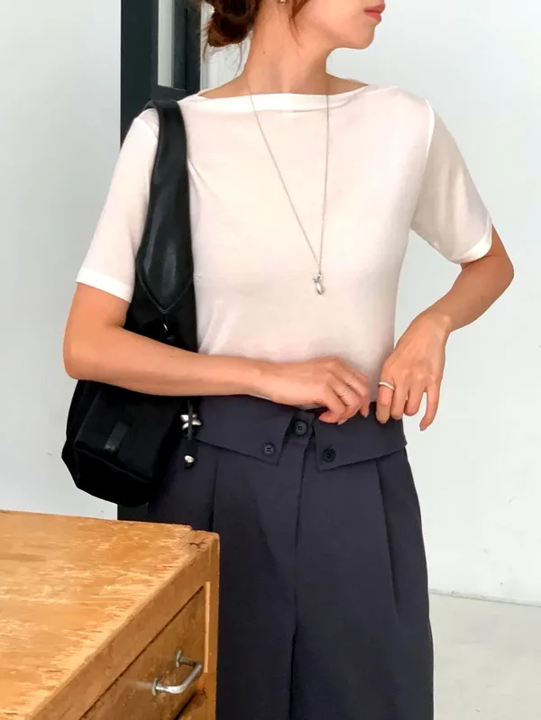 Simple and Comfortable Women's Top, Perfect for Everyday Wear