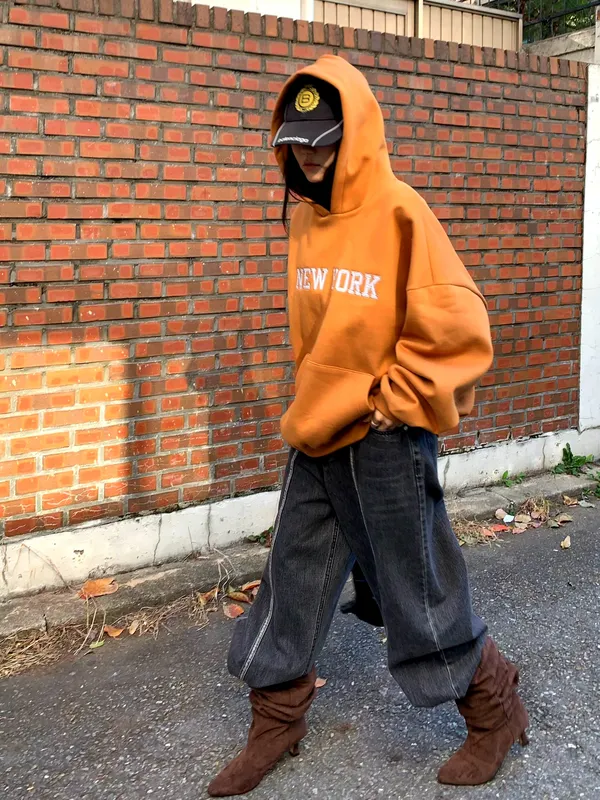 Fashionable Casual Hoodie, Comfortable Loose Fit for Autumn and Winter