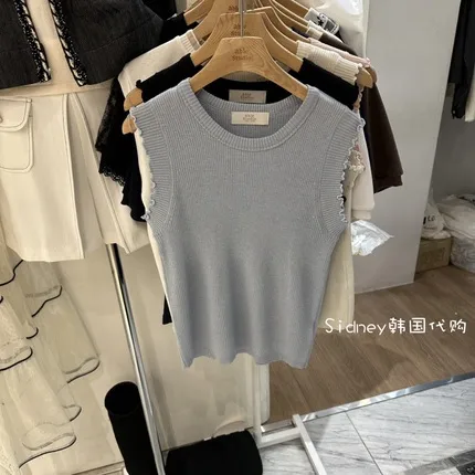 Fashionable Sleeveless Knit Top - Comfortable and Breathable for Summer Styling