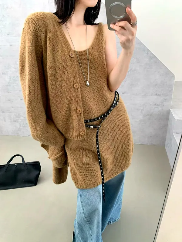 Fashionable Casual Women's Outfit Set - Comfortable Knit Top with Jeans