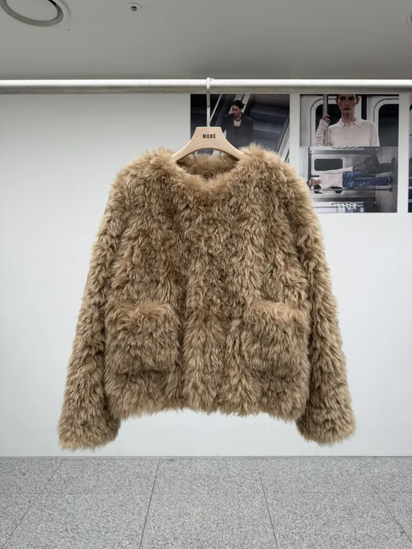 Stylish Plush Coat, Warm and Comfortable