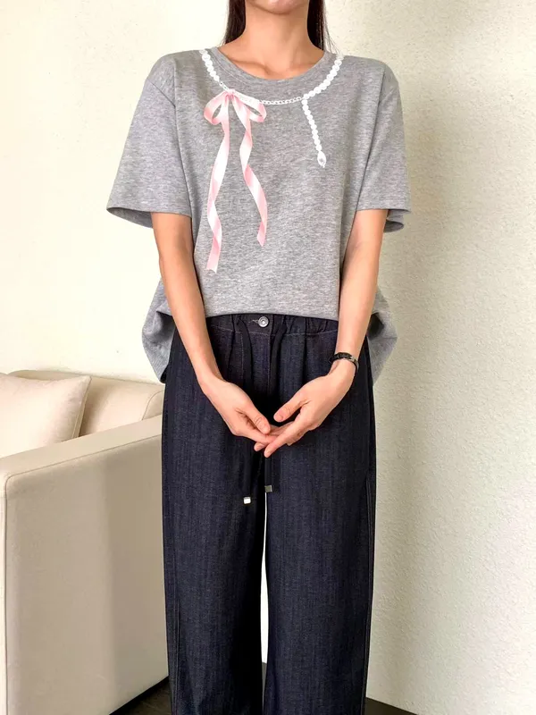 T-Shirt Gray Bergaya Elegan dengan Reka Bentuk Pita Manis