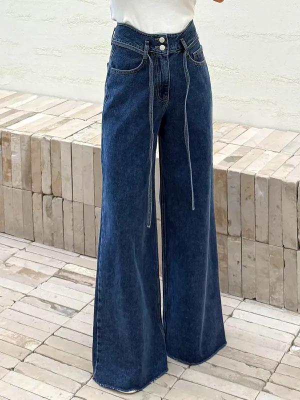 Stylish Loose High-Waisted Jeans for an Elegant Look