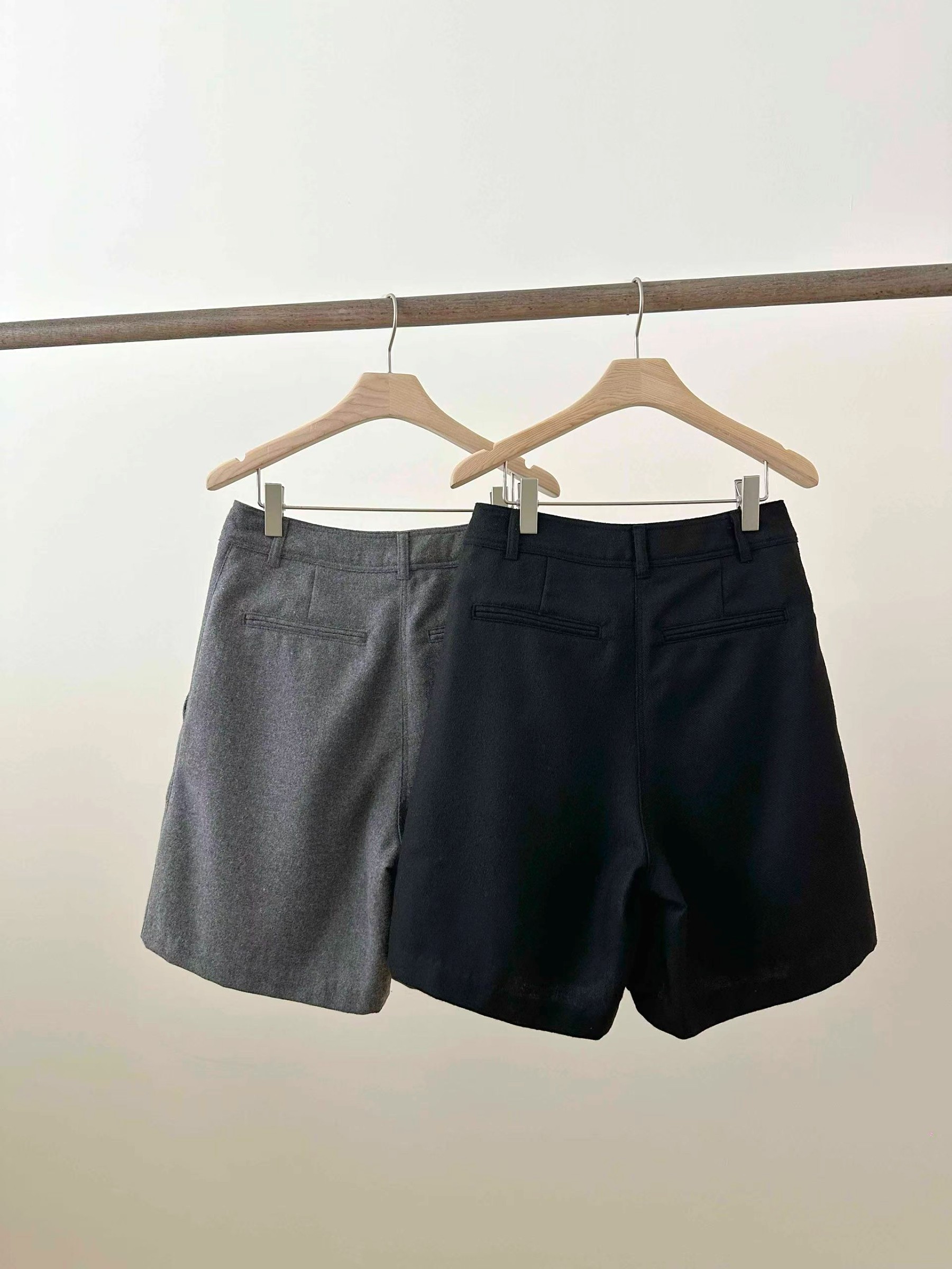 스타일리시하고 다재다능한 여성용 반바지, 우아한 매력을 쉽게 드러내다