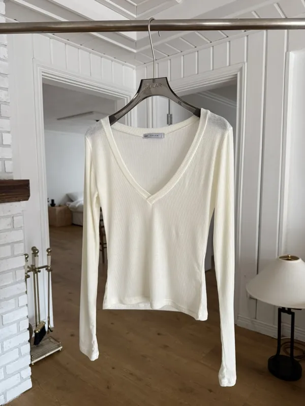 Minimalist Comfortable V-Neck Long Sleeve T-Shirt, Breathable Cotton