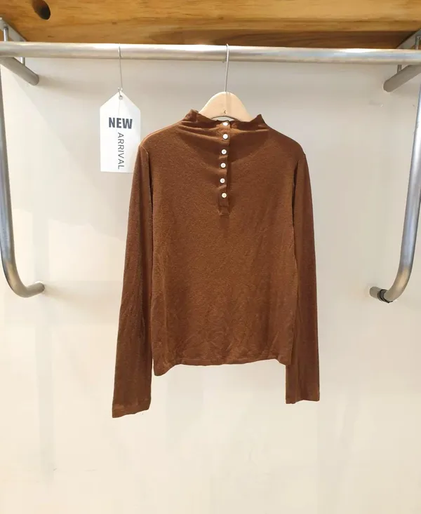 New Women's Turtleneck Top - Comfortable and Versatile