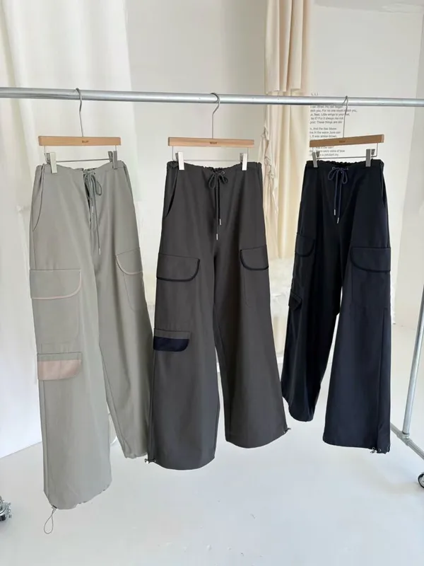 Loose Fit Casual Multi-Pocket Trousers - Fashionable and Versatile
