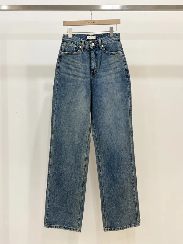 High-Waisted Loose Denim Jeans - Fashionable and Versatile
