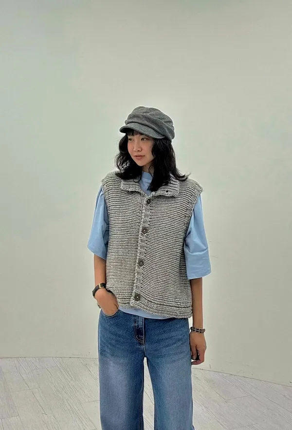 Fashionable Knitted Cardigan for Women, Comfortable and Versatile