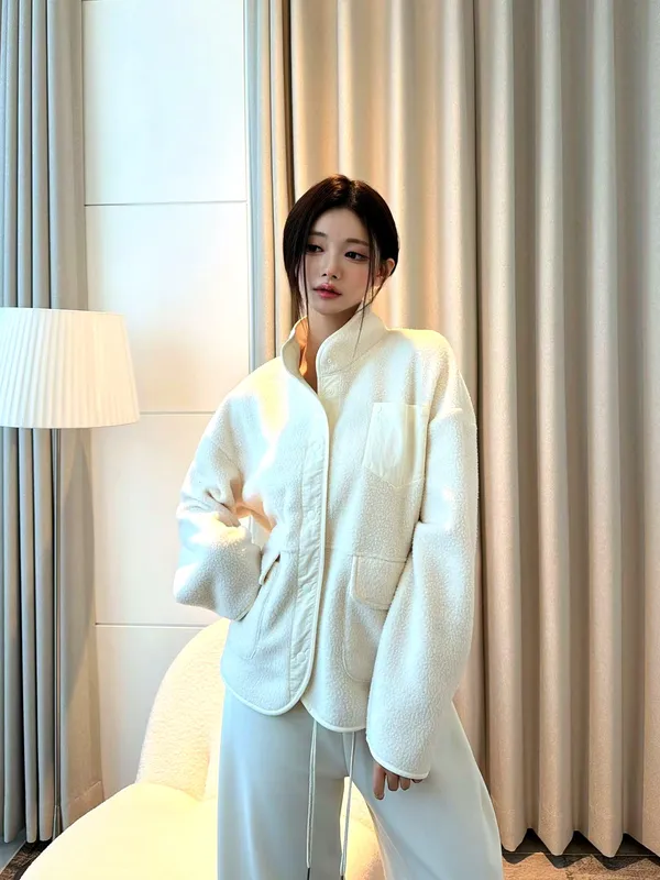 Stylish Warm Women's Jacket - Comfortable and Versatile