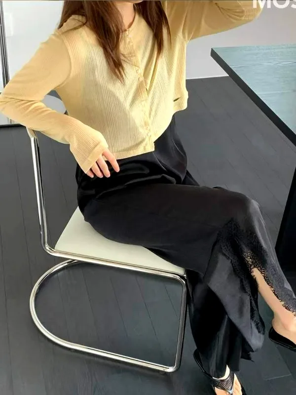 Fashionable and Versatile Women's Top, Lightweight and Comfortable, Perfectly Showcasing Elegance