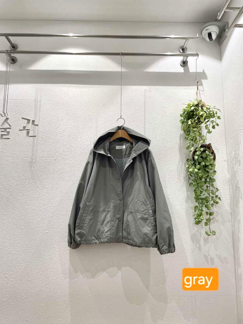 스타일리시한 회색 여성 자켓, 가볍고 편안하며 봄과 가을에 완벽하게 어울립니다
