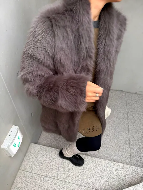 Elegant Women's Faux Fur Coat - Warm and Stylish