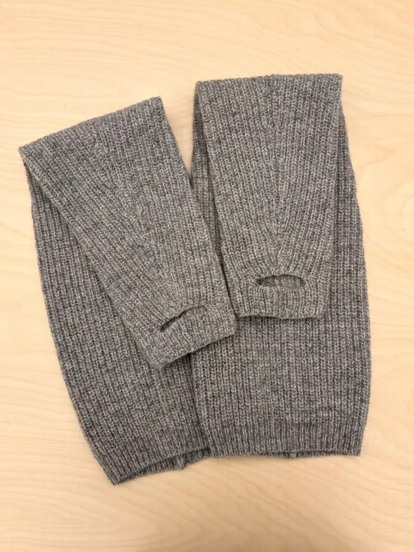 Classic Grey Knitted Gloves - Warm and Stylish