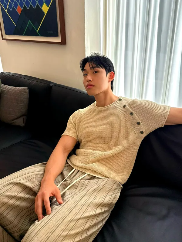 Stylish Men's Short Sleeve Top - Comfortable and Breathable for Spring and Summer