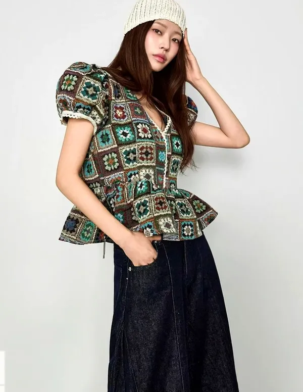 Vintage Floral Pattern Women's Top - Elegant and Chic for Spring and Summer