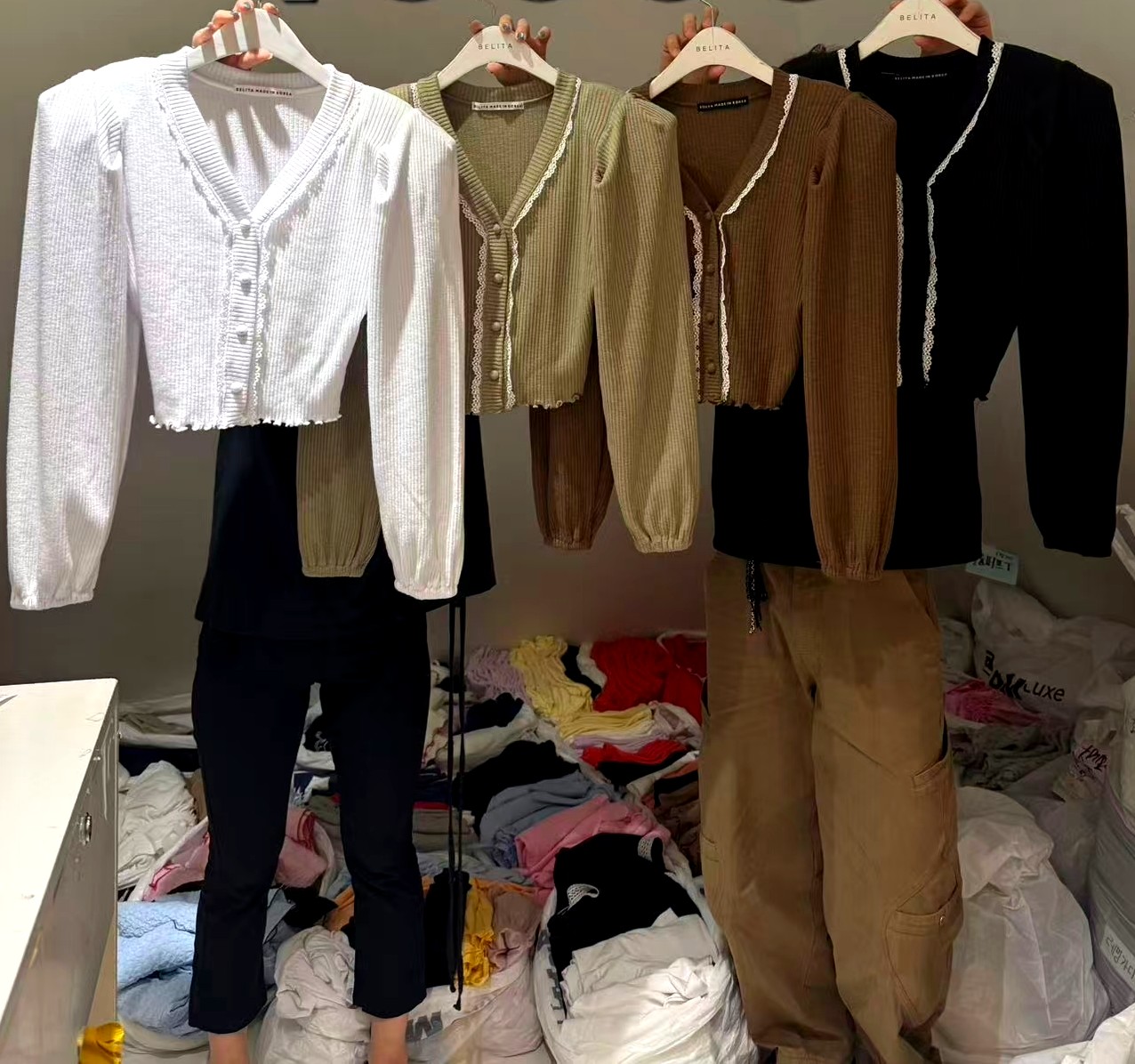 패셔너블한 여성 탑, 편안하고 통기성이 뛰어나며 봄과 여름에 적합