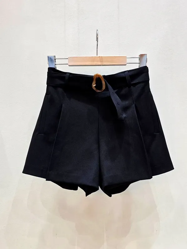 Stylish Black Shorts - Comfortable and Versatile for Summer Outfits
