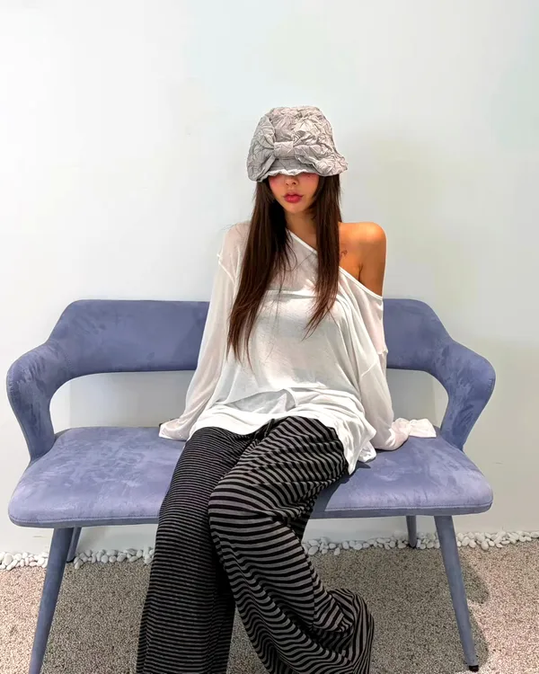 Trendy Loose Women's Top, Comfortable and Breathable, Versatile Style