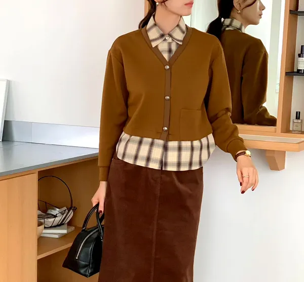 Stylish and Minimalist Women's Knit Cardigan for Comfort