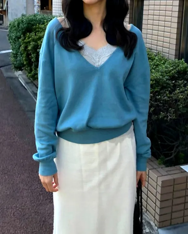 สเวตเตอร์คอวีที่มีเสน่ห์ - อบอุ่นและสบาย เหมาะกับการจับคู่