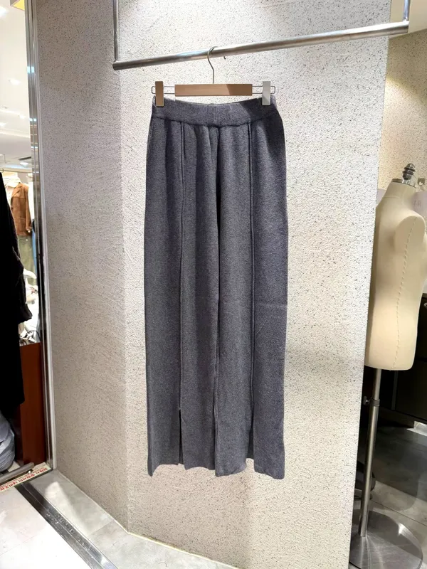 Stylish Casual Women's Pants, Minimalist Versatile Design