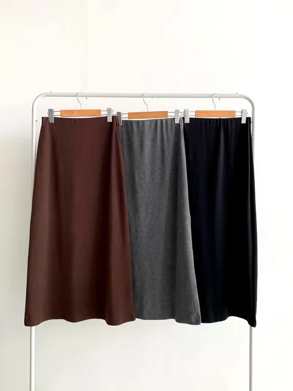 Stylish Versatile Women's Midi Skirt, Soft and Comfortable Fabric