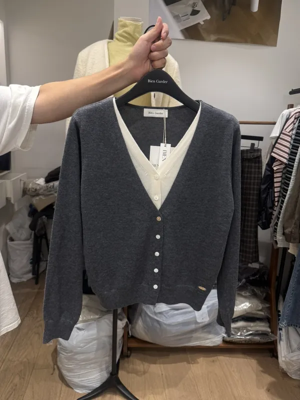 Stylish and Minimalist V-Neck Cardigan Sweater